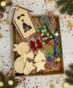 Kreatywny zestaw świąteczny DIY dla dzieci - drewniane bombki i choinka